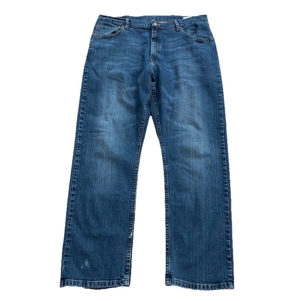 Wrangler Denim Jeans Men's 38x30 Blue Relaxed Classic Comfort Medium‎ Wash